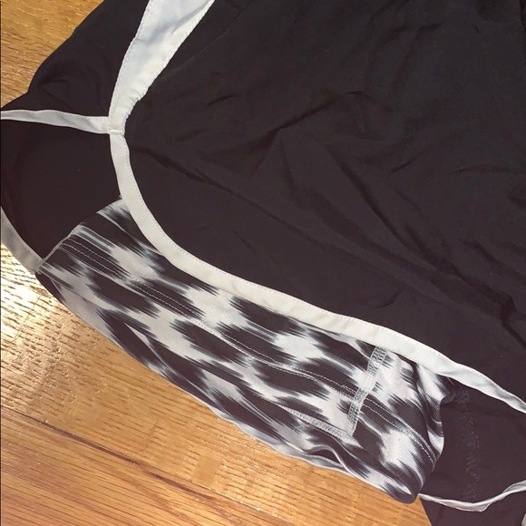Nike shorts - Picture 2 of 2
